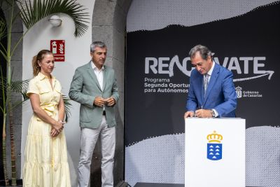 Manuel Domínguez presenta el programa "Reactívate" dirigido a los autónomos de Canarias