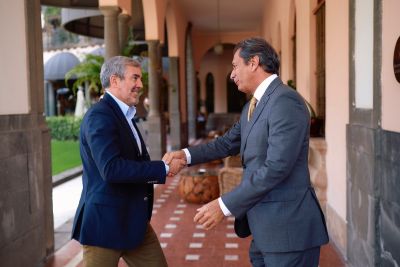 La Cámara celebró su almuerzo de Navidad con la presencia del presidente de Canarias