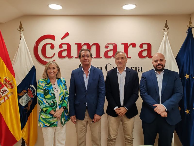 El director de la Agencia Canaria de Investigación, Innovación y Sociedad de la Información del Gobierno de Canarias visita la Cámara 