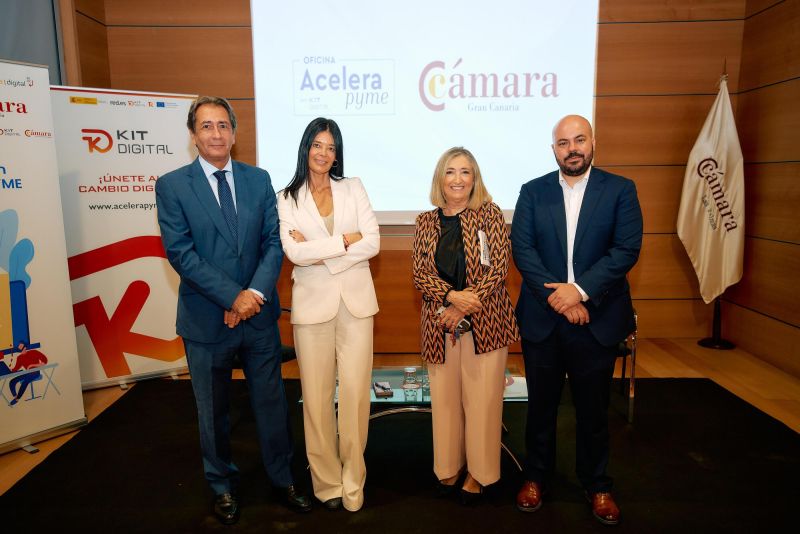 La Cámara, a través de su oficina Acelera Pyme, presentó la conferencia “Inteligencia Artificial y el futuro empresarial” que ofreció la experta en tecnología, Silvia Leal