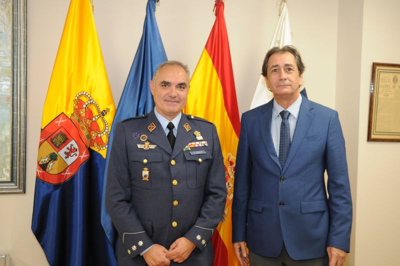 La Cámara facilitará la incorporación laboral del personal militar retirado de las Fuerzas Armadas que desee continuar con su vida profesional activa